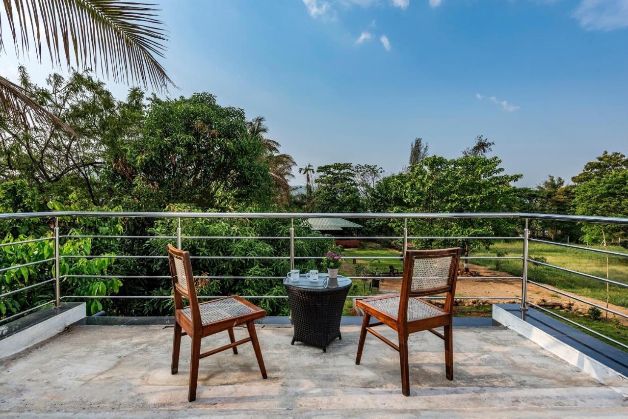 Saffronstays Lakeview Nivara - Farm Stay Villa With Private Pool Near Púna Exteriér fotografie