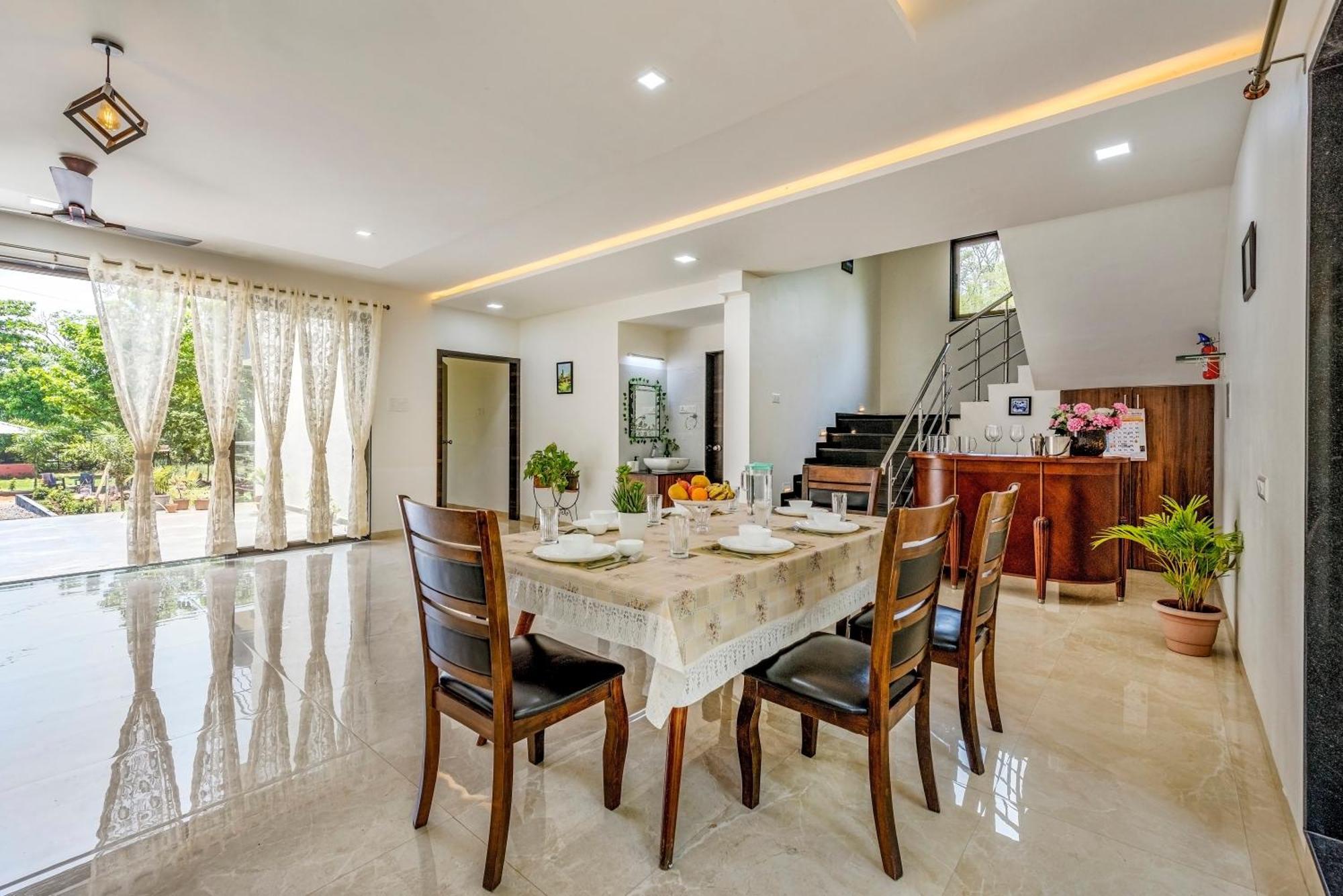Saffronstays Lakeview Nivara - Farm Stay Villa With Private Pool Near Púna Exteriér fotografie